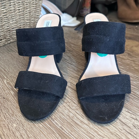 Steve Madden Black suede-like block heels shoes - Picture 3 of 3